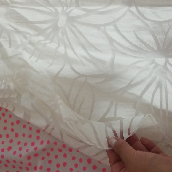 White little dress - Picture 4 of 10